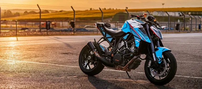 KTM 390 Duke Gen-3 : la roadster la plus affûtée des moins de 400 cc vient de passer un cap