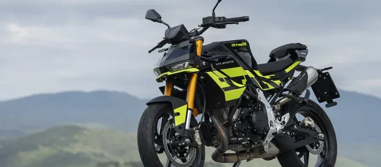 Fantic Stealth 500 : le roadster A2 le plus léger du marché débarque en concessions à 6 490 €