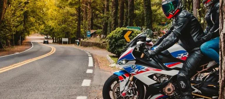 BMW M 1000 RR : la superbike ultime conçue pour la piste