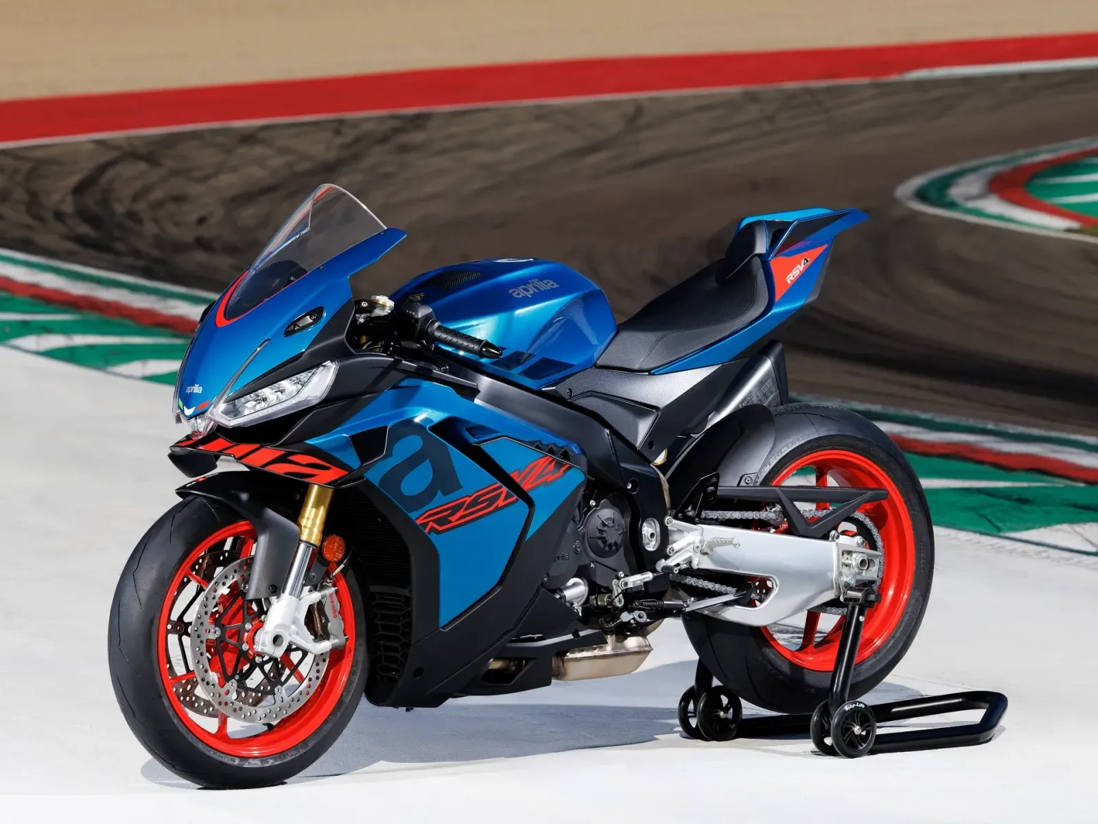 Aprilia RSV4 4