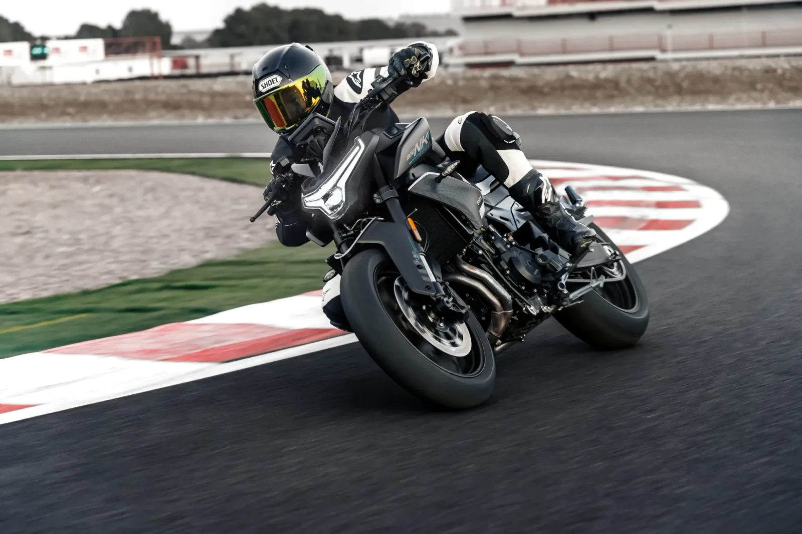 CF MOTO 800NK 2