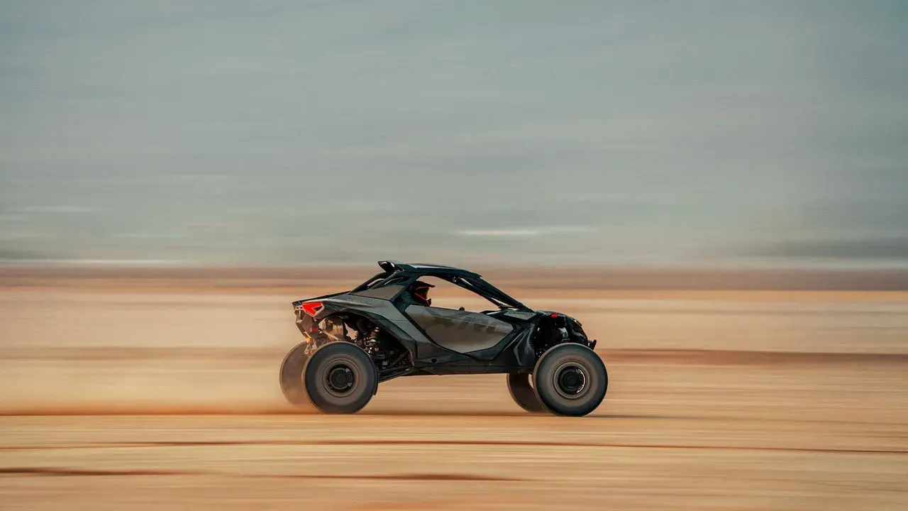 Can-Am Maverick R X 2