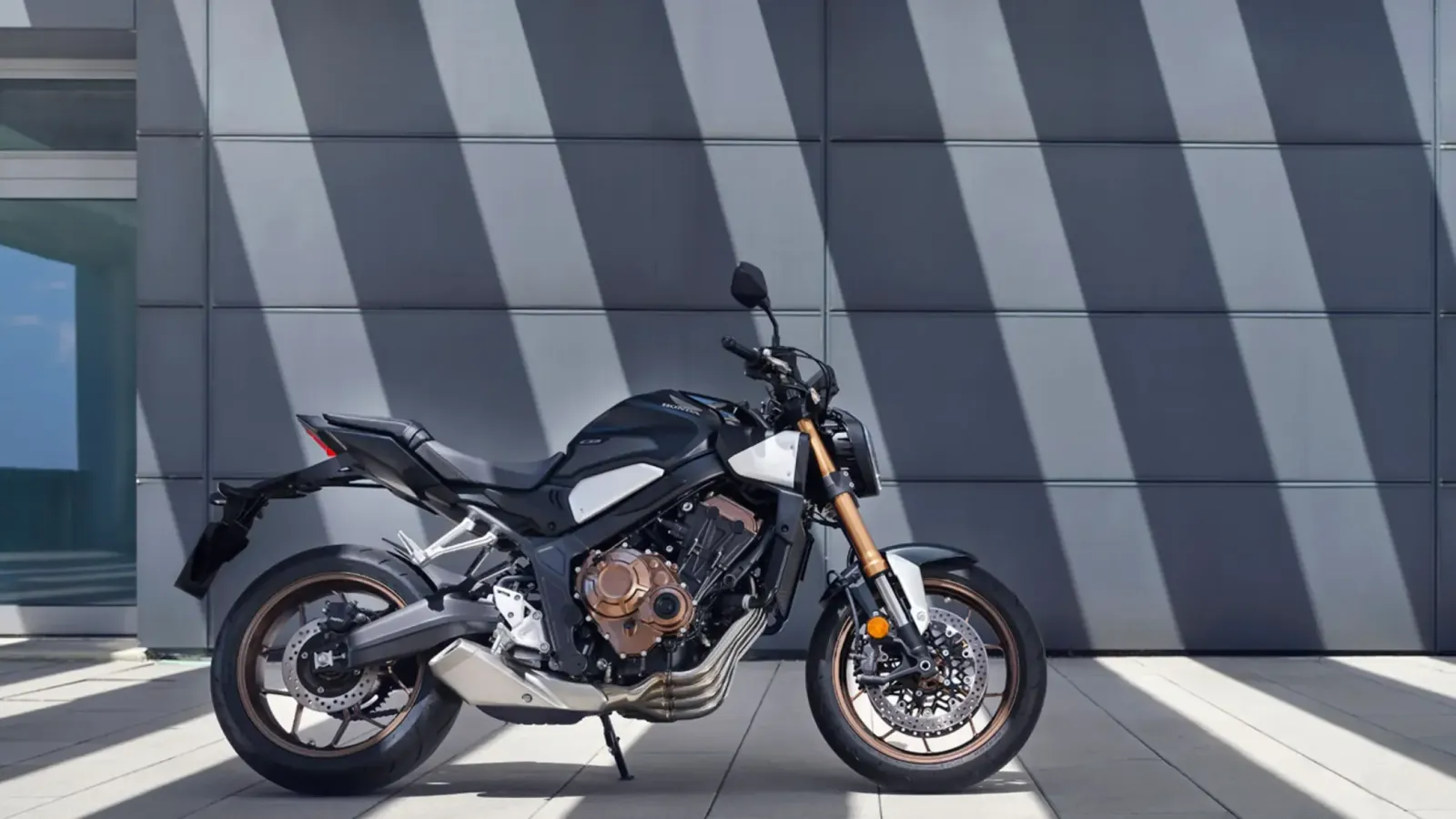 Honda CB650R E-Clutch 4