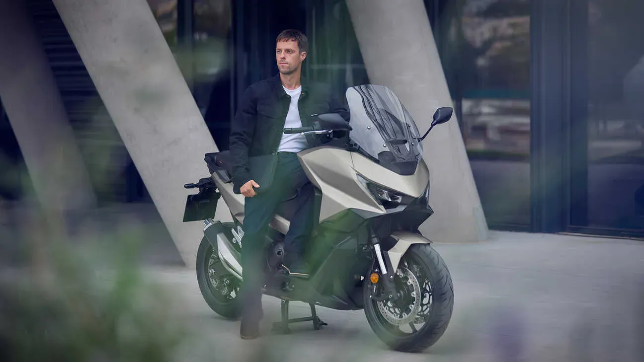 Honda Forza 750 5