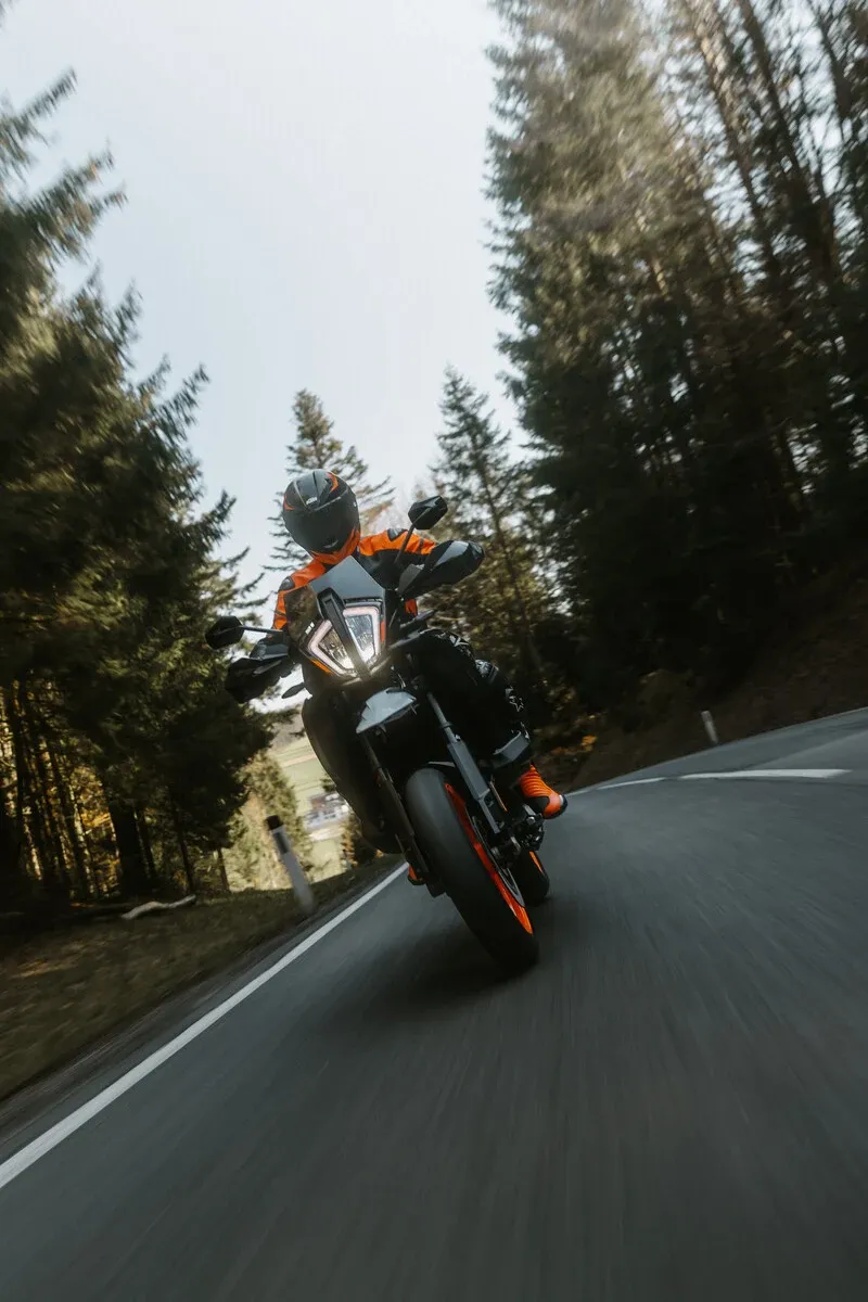 KTM 890 SMT 4