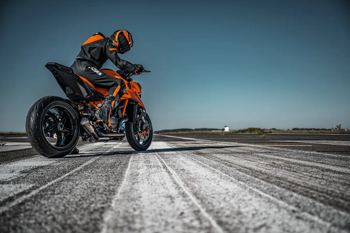 KTM 1390 Super Duke R 4
