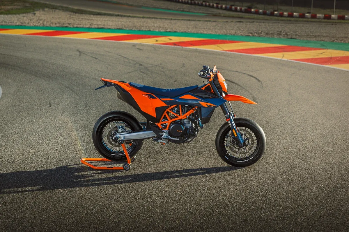 KTM 690 SMC R 4