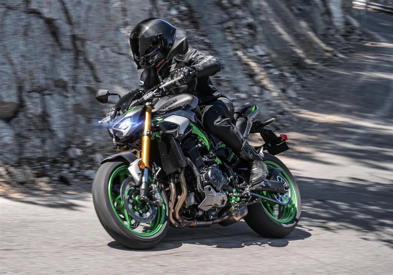 Kawasaki Z900 3