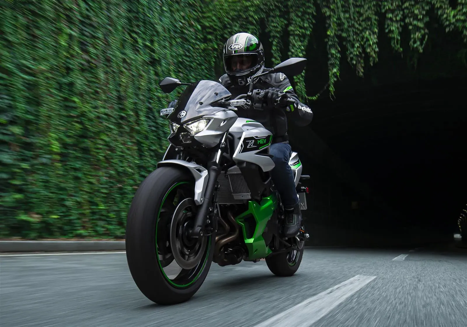 Kawasaki Z7 Hybrid 3