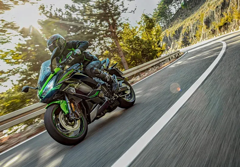 Kawasaki Ninja 1000SX 4