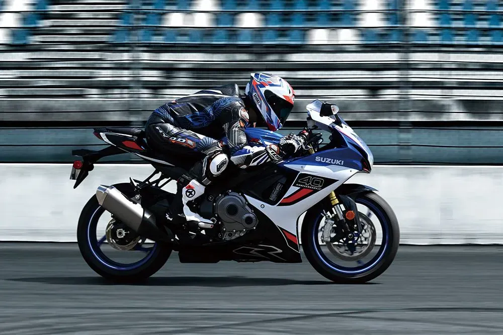 Suzuki GSX-R750 2
