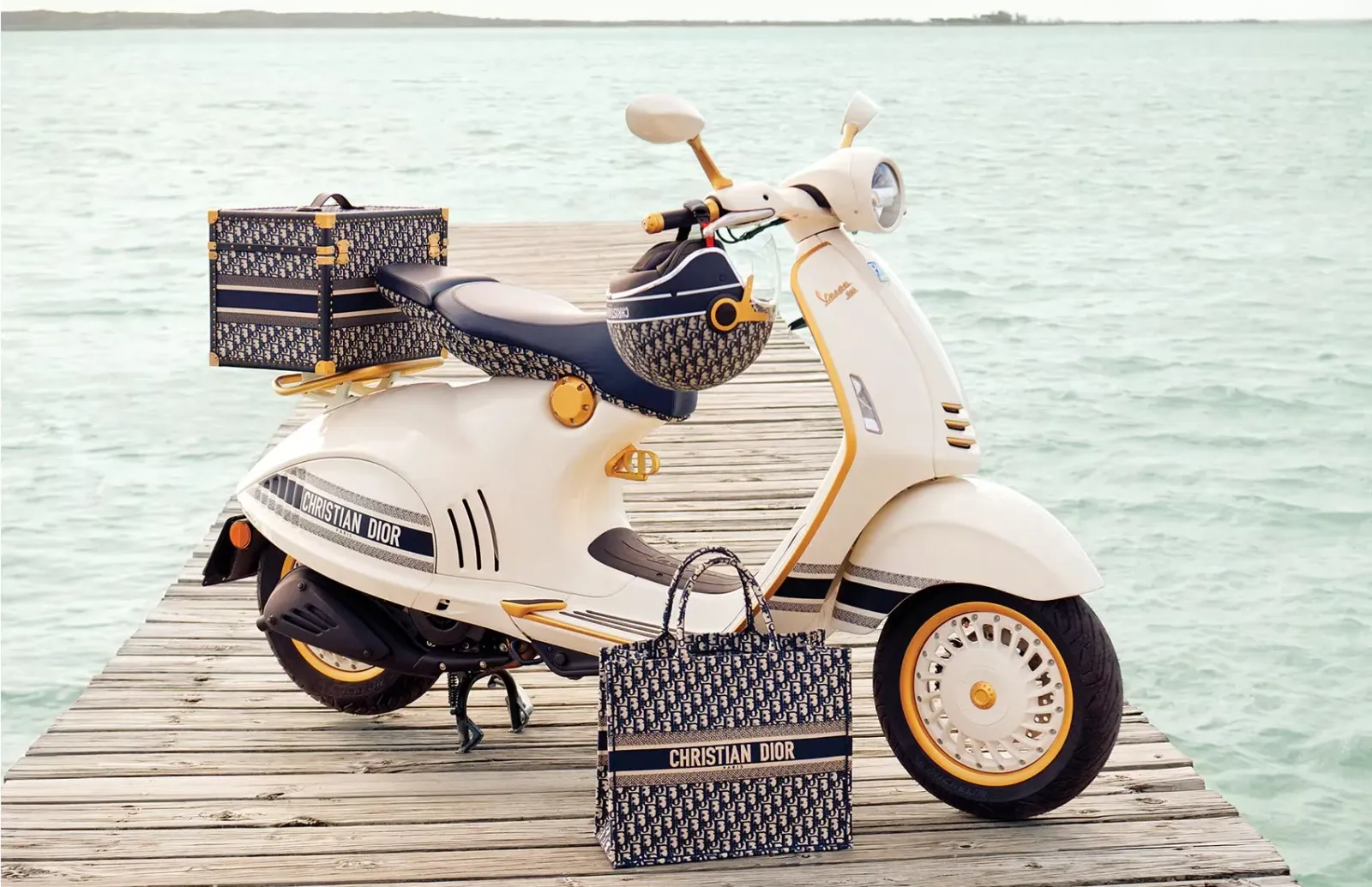 Vespa 946 Christian Dior 3