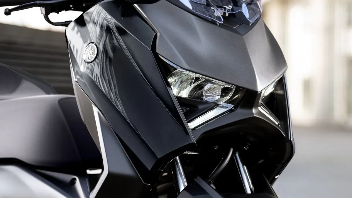 Yamaha XMAX 300 6